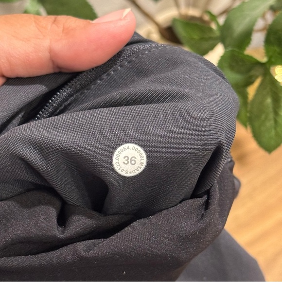 Lululemon Size 36 ABC Classic Fit 5 Pocket Pant Warpstreme Stretch Casual Travel - Picture 3 of 7